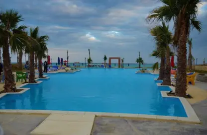 Chalet - 2 Bedrooms - 1 Bathroom for sale in Lasirena Palm Beach - Al Ain Al Sokhna - Suez