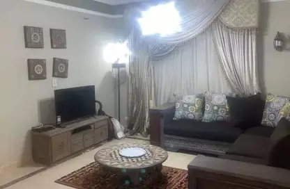 فيلا - 7 غرف نوم - 3 حمامات للايجار في مدينتي - القاهرة