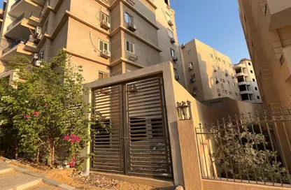 Apartment - 3 Bedrooms - 2 Bathrooms for sale in South Lotus - El Lotus - New Cairo City - Cairo