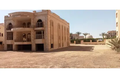Villa - 7+ Bedrooms - 7+ Bathrooms for sale in Beverly Hills - El Shorouk Compounds - Shorouk City - Cairo