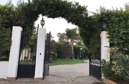Villa - 6 Bedrooms - 7 Bathrooms for sale in Al Mansoureya - Hay El Haram - Giza