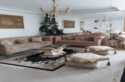 شقة - 3 غرف نوم - 2 حمامات للبيع في ميدان لبنان - المهندسين - الجيزة