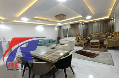 شقة - 3 غرف نوم - 2 حمامات للايجار في ميدان عثمان بن عفان - ميدان تريومف - النزهة - القاهرة