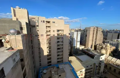 شقة - 3 غرف نوم - 3 حمامات للبيع في سابا باشا - حي شرق - الاسكندرية