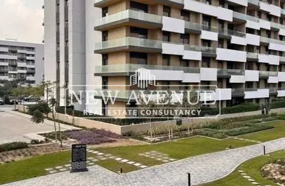 Apartment - 2 Bedrooms - 2 Bathrooms for sale in Al Burouj Compound - El Shorouk Compounds - Shorouk City - Cairo