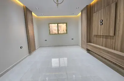 Apartment - 2 Bedrooms - 2 Bathrooms for sale in Gate 4 - Mena - Hadayek El Ahram - Giza