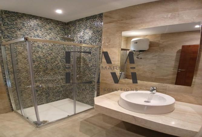 8248601 - Property Image 2