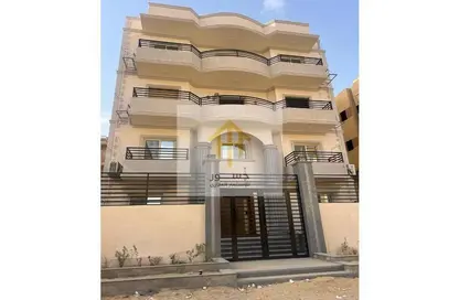 Apartment - 3 Bedrooms - 1 Bathroom for sale in Italian Neighborhood Road - Hadayek October - 6 October City - Giza