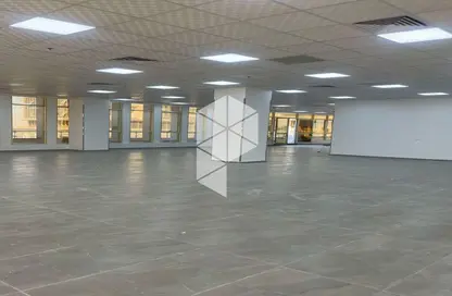 محل تجاري - استوديو - 2 حمامات للايجار في شارع ال ٩٠ الجنوبي - شارع التسعين الجنوبي - التجمع الخامس - مدينة القاهرة الجديدة - القاهرة