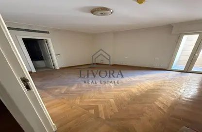 Apartment - 3 Bedrooms - 3 Bathrooms for sale in Mohamed Fawzy Moaz St. - Smouha - Hay Sharq - Alexandria