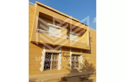 Villa - 5 Bedrooms - 5 Bathrooms for sale in Mena Garden City - Al Motamayez District - 6 October City - Giza