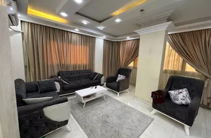 شقة - 3 غرف نوم - 2 حمامات للبيع في شارع شهاب - المهندسين - الجيزة