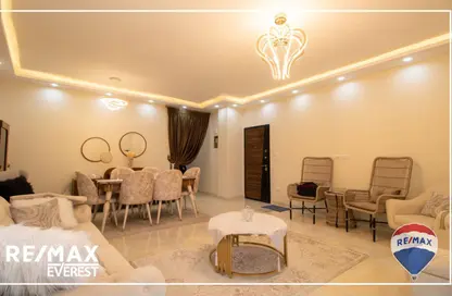 Apartment - 3 Bedrooms - 3 Bathrooms for sale in 8th District - Sheikh Zayed City - Giza