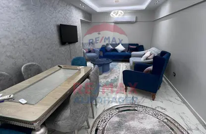 شقة - 3 غرف نوم - 2 حمامات للايجار في شارع انور المفتي - المنطقة الأولى - مدينة نصر - القاهرة