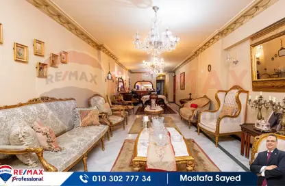 Apartment - 3 Bedrooms - 2 Bathrooms for sale in Ismail Al Habrouk St. - Glim - Hay Sharq - Alexandria