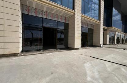 Retail - Studio - 3 Bathrooms for sale in Golden Gate - South Teseen St. - The 5th Settlement - New Cairo City - Cairo