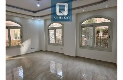 Apartment - 3 Bedrooms - 2 Bathrooms for rent in Gardenia Mall St. - The 1st Settlement - New Cairo City - Cairo