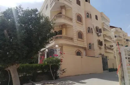 Apartment - 4 Bedrooms - 2 Bathrooms for sale in 3rd District - Sheikh Zayed City - Giza
