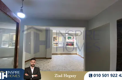 شقة - غرفة نوم - 1 حمام للايجار في محطة الرمل - حي وسط - الاسكندرية