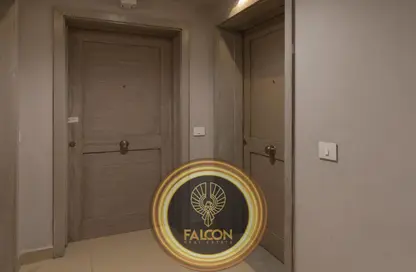 شقة - 3 غرف نوم - 2 حمامات للبيع في كمبوند البروج - كمبوندات الشروق - مدينة الشروق - القاهرة