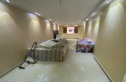 Apartment - 3 Bedrooms - 2 Bathrooms for sale in Al Matbaa St. - Al Matbaa - Faisal - Hay El Haram - Giza