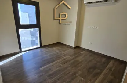 Apartment - 2 Bedrooms - 2 Bathrooms for sale in Village Views - Zed Towers - Sheikh Zayed Compounds - Sheikh Zayed City - Giza Apartment - 2 Bedrooms - 2 Bathrooms for sale in Village Views - Zed Towers - Sheikh Zayed Compounds - Sheikh Zayed City - Giza