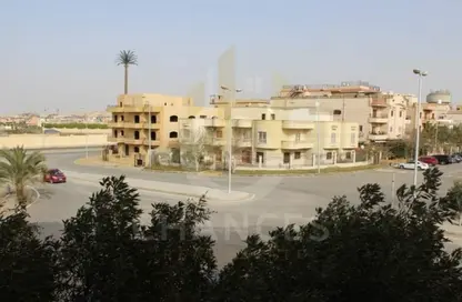 Apartment - 4 Bedrooms - 3 Bathrooms for sale in Omar Makram St. - Al Narges 6 - Al Narges - New Cairo City - Cairo