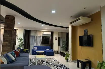 شقة - 3 غرف نوم - 2 حمامات للايجار في شارع محمد حسنين هيكل - المنطقة السادسة - مدينة نصر - القاهرة