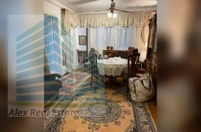 شقة - 3 غرف نوم - 2 حمامات للايجار في ميدان سانت - كفر عبده - رشدي - حي شرق - الاسكندرية