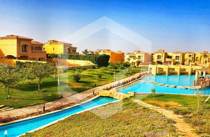 Townhouse - 4 Bedrooms - 4 Bathrooms for sale in Royal Meadows - Sheikh Zayed Compounds - Sheikh Zayed City - Giza