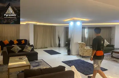 شقة - 4 غرف نوم - 3 حمامات للايجار في شارع الثوره - الدقي - الجيزة