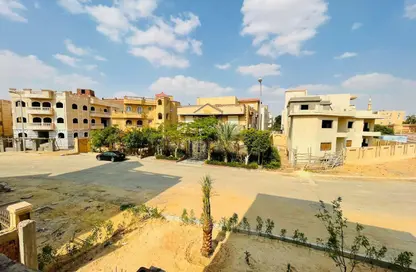 Apartment - 3 Bedrooms - 2 Bathrooms for sale in 1st District East - Shorouk City - Cairo