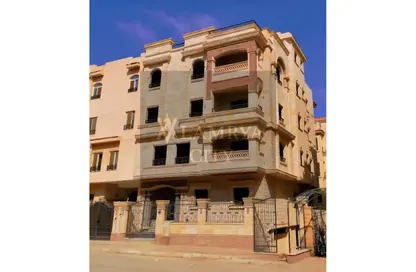 Apartment - 3 Bedrooms - 2 Bathrooms for sale in Zizinia St. - South Investors Area - New Cairo City - Cairo