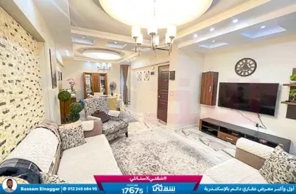 شقة - 2 غرف نوم - 2 حمامات للبيع في شارع احمد فاروق علي عزت - النزهة - حي شرق - الاسكندرية