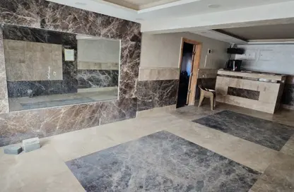 Apartment - 2 Bedrooms - 2 Bathrooms for sale in Tijan - Zahraa El Maadi - Hay El Maadi - Cairo