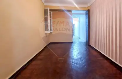 عيادة - استوديو - 1 حمام للايجار في زيزينيا - حي شرق - الاسكندرية