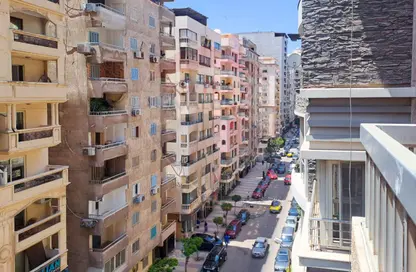 شقة - 3 غرف نوم - 2 حمامات للايجار في سموحة - حي شرق - الاسكندرية