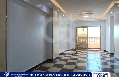 Apartment - 3 Bedrooms - 1 Bathroom for rent in Smouha - Hay Sharq - Alexandria