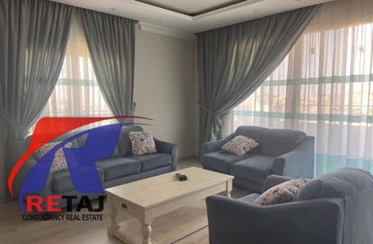 شقة - 3 غرف نوم - 2 حمامات للايجار في شارع الجزيرة - المستثمرين الجنوبية - مدينة القاهرة الجديدة - القاهرة
