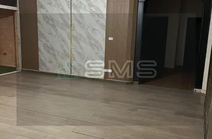 Apartment - 4 Bedrooms - 2 Bathrooms for rent in Doctor Ahmed Okasha St. - El Banafseg 6 - El Banafseg - New Cairo City - Cairo