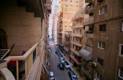شقة - 3 غرف نوم - 2 حمامات للبيع في شارع محمد الصيرفي - سيدي بشر - حي اول المنتزة - الاسكندرية