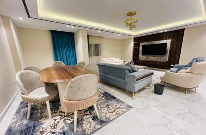 شقة - 2 غرف نوم - 2 حمامات للايجار في شارع عدن - المهندسين - الجيزة