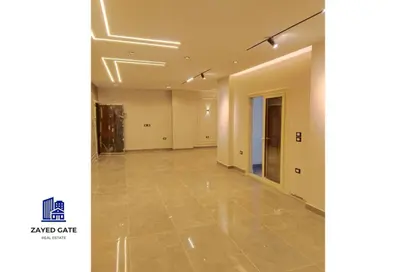 شقة - 3 غرف نوم - 2 حمامات للبيع في الحي الثامن - الشيخ زايد - الجيزة