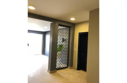 Apartment - 3 Bedrooms - 2 Bathrooms for sale in The Address East - 90 Street - The 5th Settlement - New Cairo City - Cairo