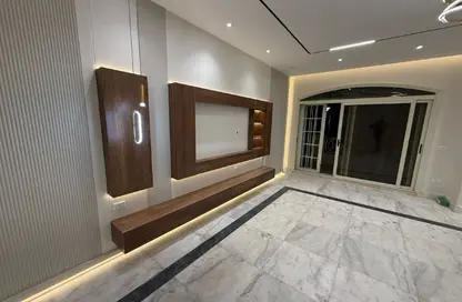 Apartment - 3 Bedrooms - 2 Bathrooms for rent in Leila - North Investors Area - New Cairo City - Cairo