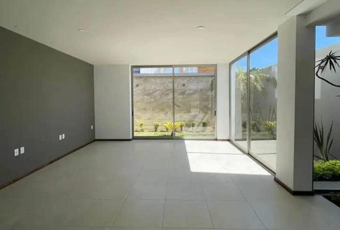 8372481 - Property Image 2