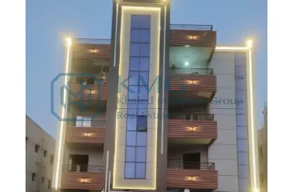 Apartment - 3 Bedrooms - 2 Bathrooms for sale in Area B - Ganoob El Acadimia - New Cairo City - Cairo