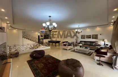 Villa - 5 Bedrooms - 6 Bathrooms for sale in 1st Neighborhood - 4th District West - Shorouk City - Cairo