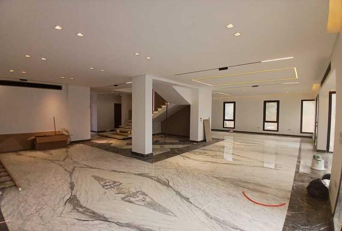 8323309 - Property Image 2