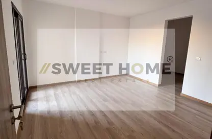 Apartment - 2 Bedrooms - 2 Bathrooms for sale in Moon Residences - Fifth Square - The 5th Settlement - New Cairo City - Cairo